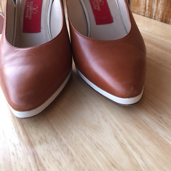 Beautiful Valentino Couture Size 8.5 brown & white sling back pump heels Italy - Picture 8 of 13